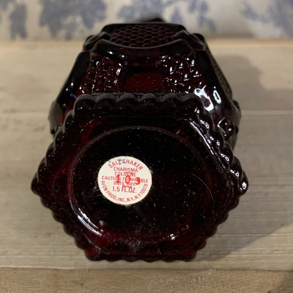 VTG Set of 3 Avon 1876 Cape Cod Collection Pieces - Decanter, Salt Shaker, Bell - Picture 11 of 16